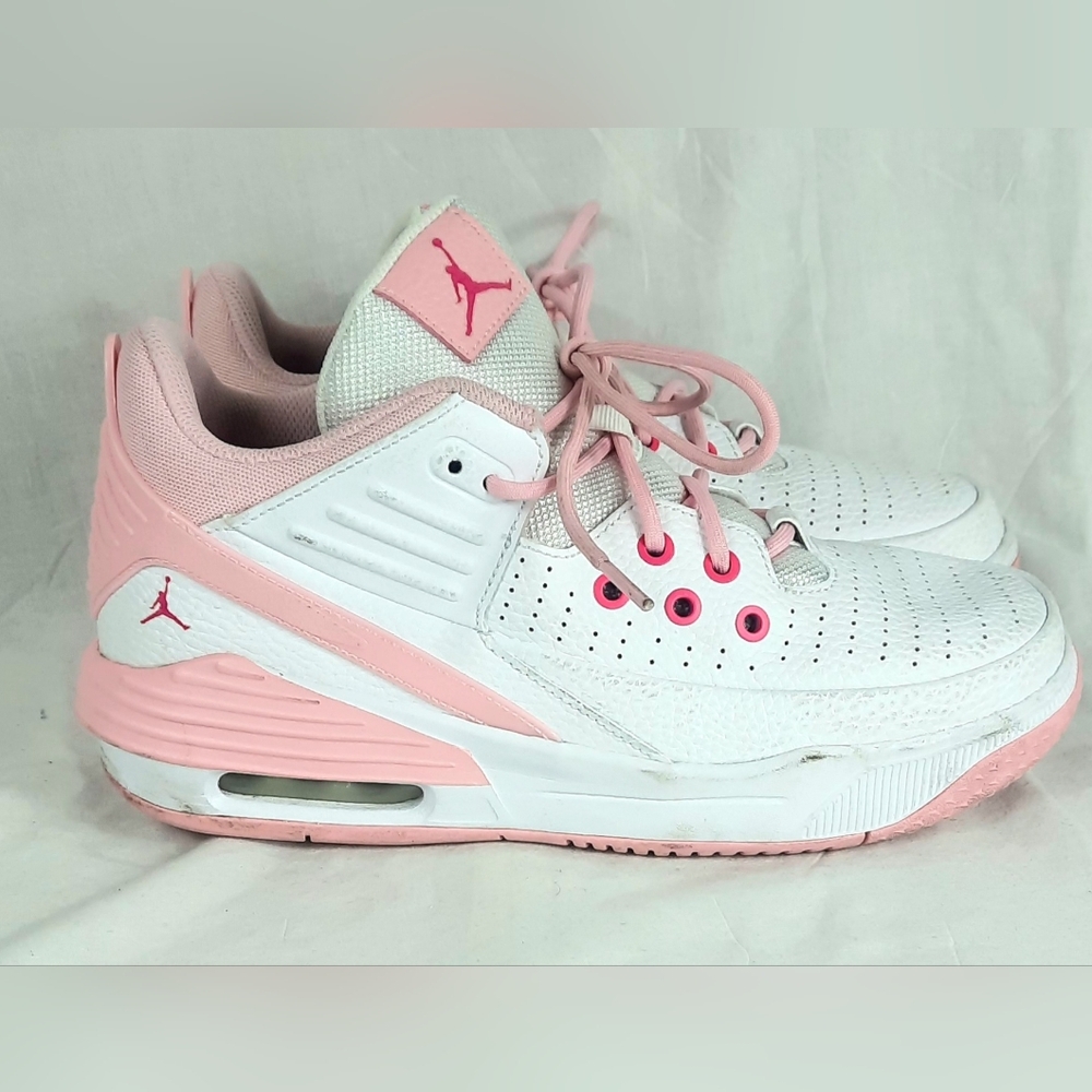Nike Air Jordan Max Aura 5 GS Youth Girls Size 7Y Pink Basketball FD8789 116